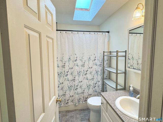 16 Hickory Road, Naugatuck, CT 06770