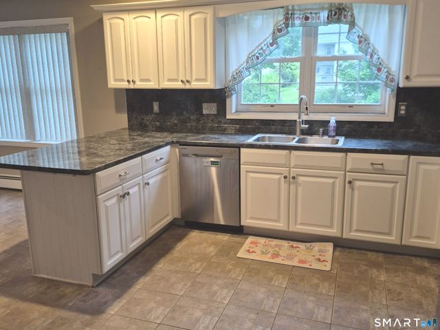 16 Hickory Road, Naugatuck, CT 06770
