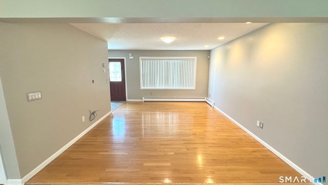 16 Hickory Road, Naugatuck, CT 06770