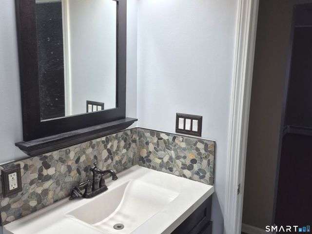 16 Hickory Road, Naugatuck, CT 06770
