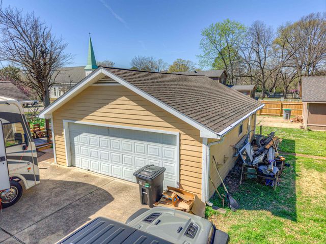 1089 N SANGA RD, Memphis, TN 38018