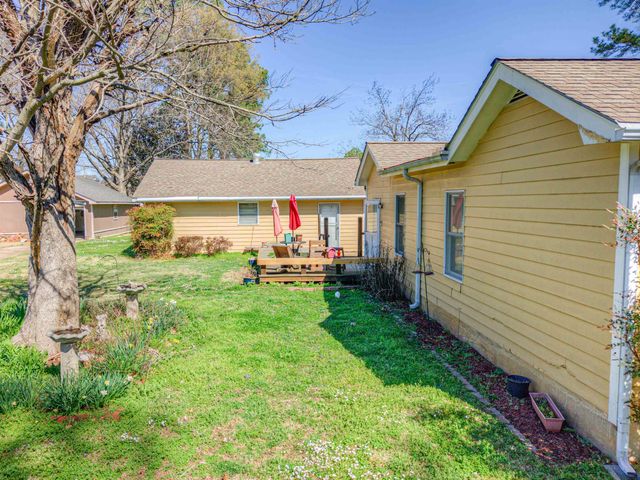 1089 N SANGA RD, Memphis, TN 38018