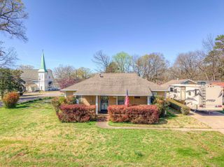 1089 N SANGA RD, Memphis, TN 38018