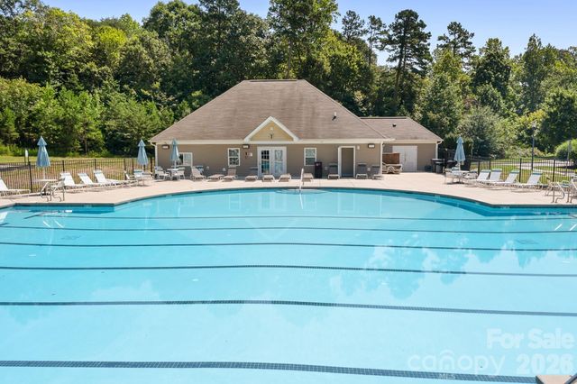 2132 Lenswood Court, Denver, NC 28037