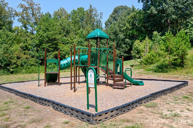 2132 Lenswood Court, Denver, NC 28037