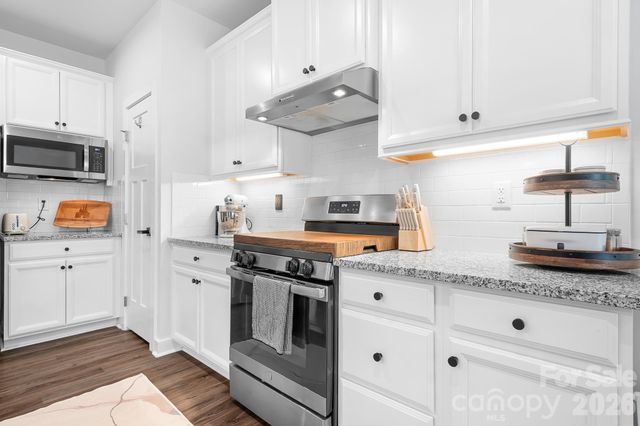 2132 Lenswood Court, Denver, NC 28037