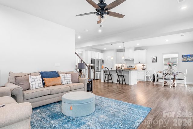 2132 Lenswood Court, Denver, NC 28037