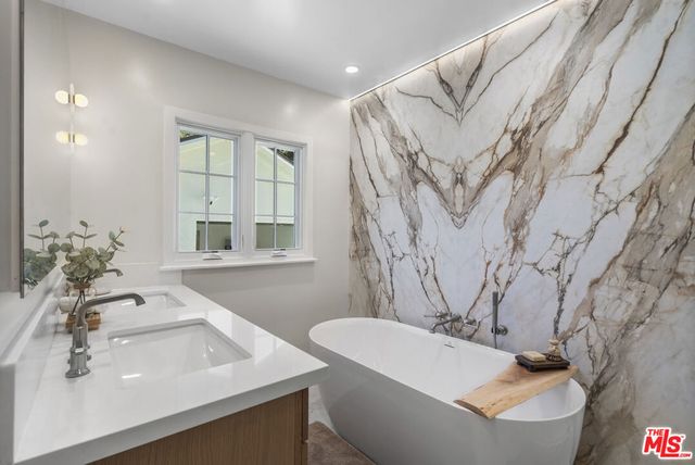 177 S Gardner Street, Los Angeles, CA 90036