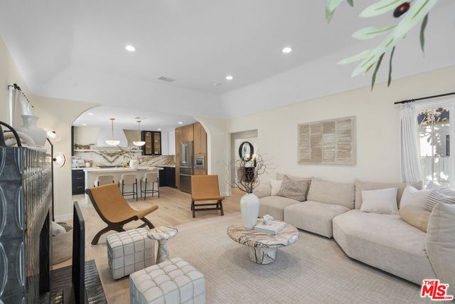 177 S Gardner Street, Los Angeles, CA 90036