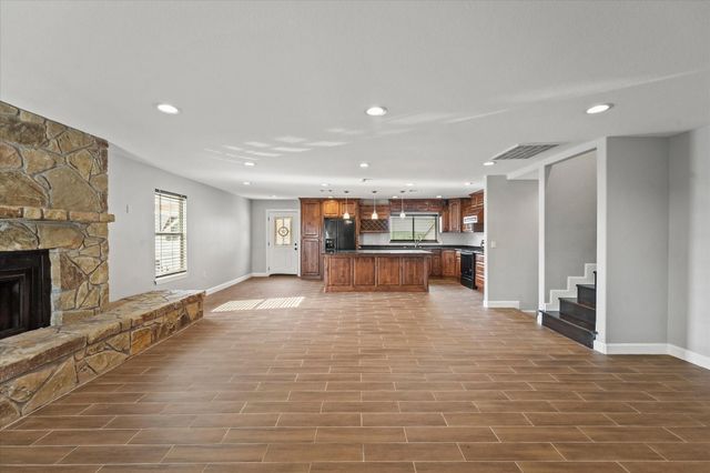 11170 Clear Creek Road W, Sanger, TX 76266
