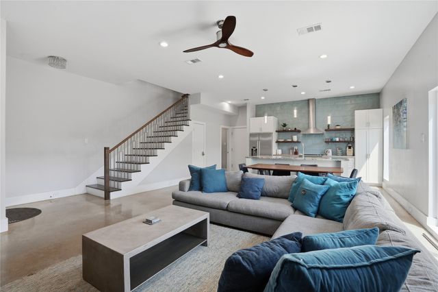 180 S Cisco Street, Dallas, TX 75246