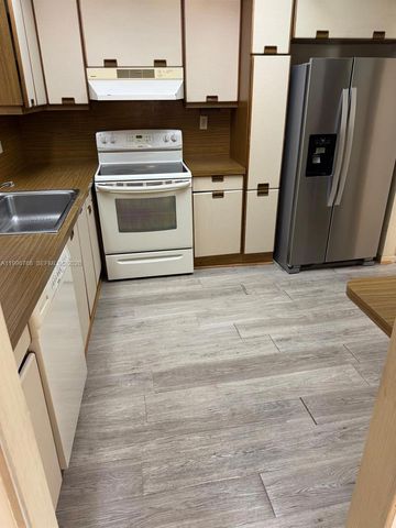 1185 W 32nd St, Hialeah, FL 33012