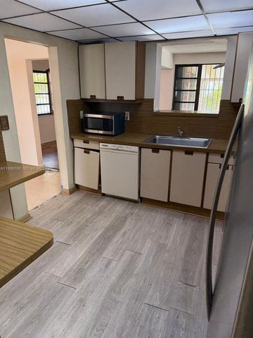 1185 W 32nd St, Hialeah, FL 33012