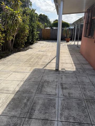 1185 W 32nd St, Hialeah, FL 33012