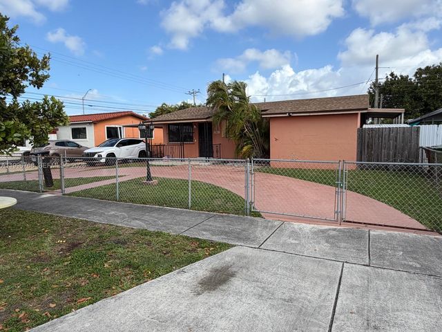 1185 W 32nd St, Hialeah, FL 33012