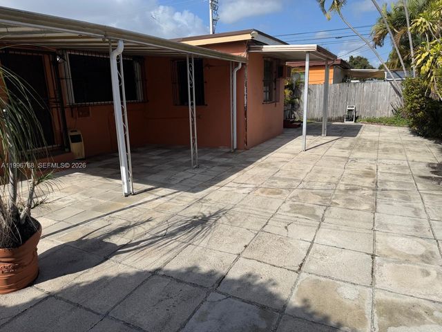 1185 W 32nd St, Hialeah, FL 33012