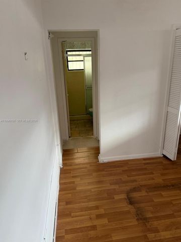 1185 W 32nd St, Hialeah, FL 33012