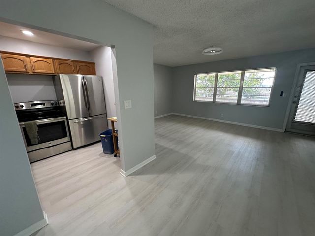21 Salisbury A, West Palm Beach, FL 33417