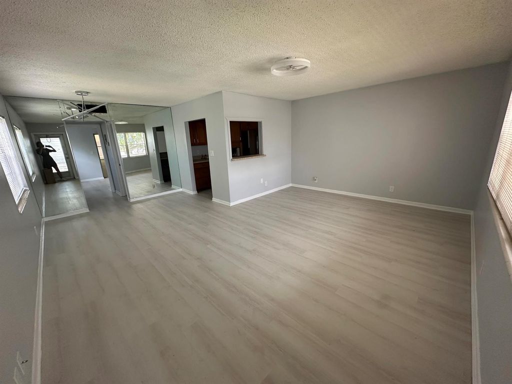 21 Salisbury A, West Palm Beach, FL 33417