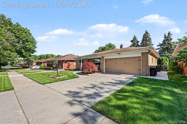 21212 FRANCIS Street, St. Clair Shores, MI 48082