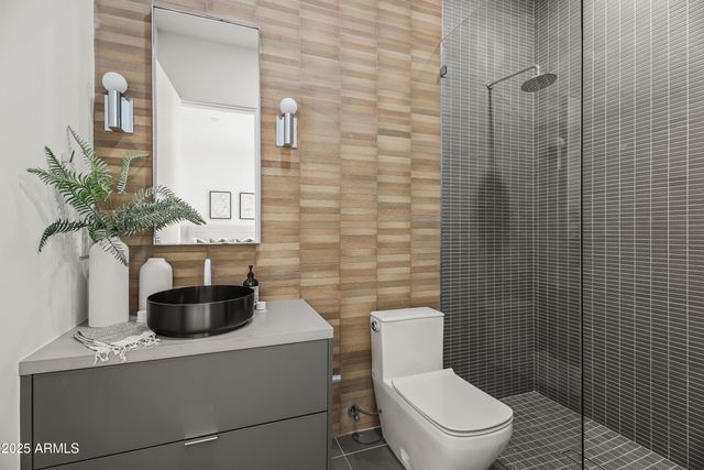 5156 N 45TH Place, Phoenix, AZ 85018