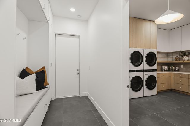 5156 N 45TH Place, Phoenix, AZ 85018