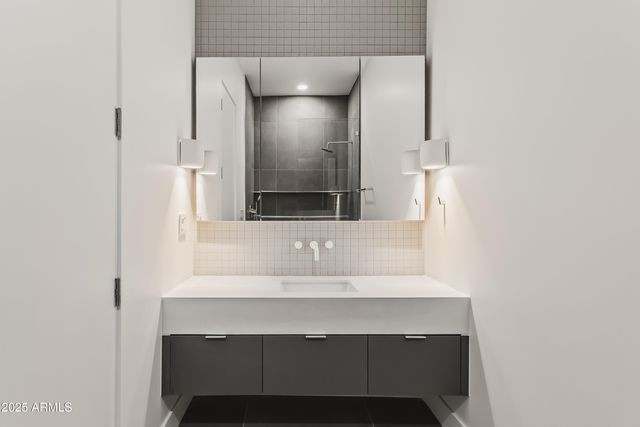 5156 N 45TH Place, Phoenix, AZ 85018