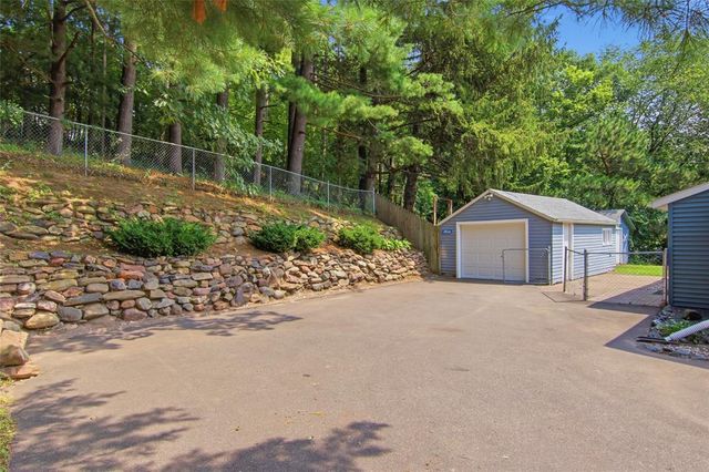 2634 South Slope Terrace, Eau Claire, WI 54703