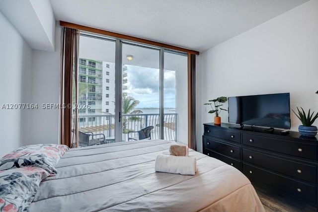 1750 N Bayshore Dr 1203, Miami, FL 33132