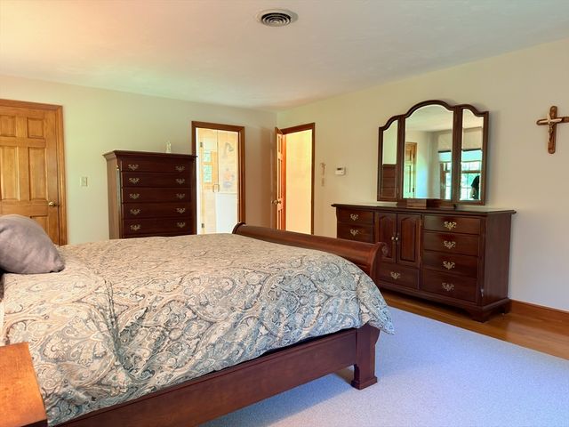 19 Bubbling Brook Rd, Walpole, MA 02081