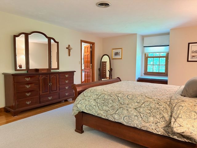 19 Bubbling Brook Rd, Walpole, MA 02081