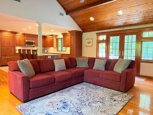 19 Bubbling Brook Rd, Walpole, MA 02081