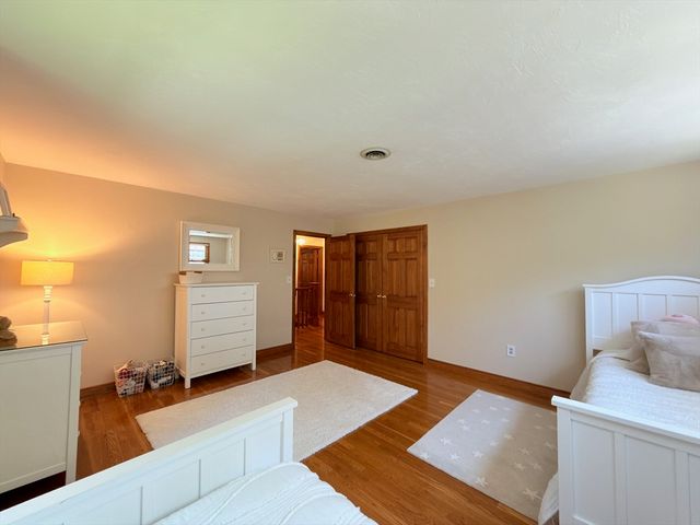 19 Bubbling Brook Rd, Walpole, MA 02081