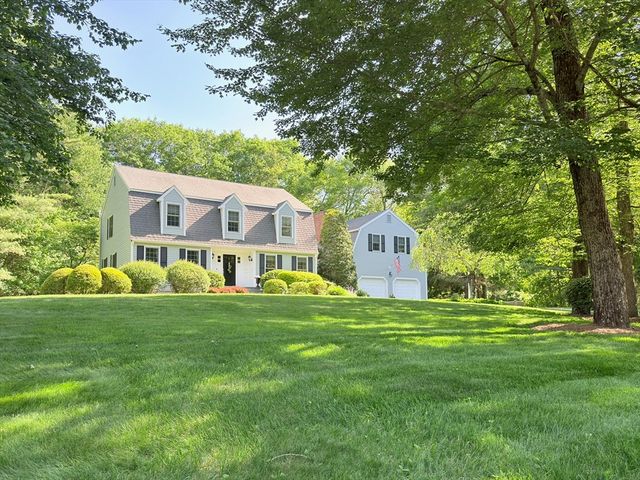 19 Bubbling Brook Rd, Walpole, MA 02081
