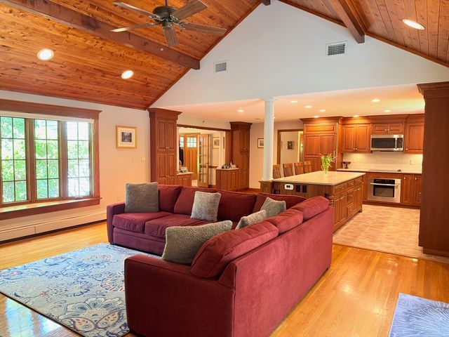 19 Bubbling Brook Rd, Walpole, MA 02081