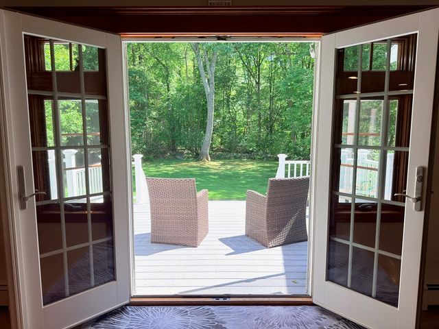 19 Bubbling Brook Rd, Walpole, MA 02081