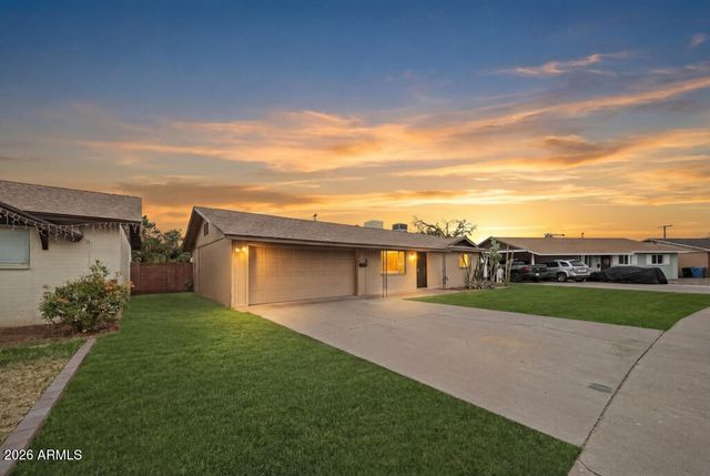 3709 W Echo Lane, Phoenix, AZ 85051