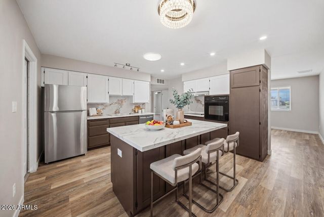 3709 W Echo Lane, Phoenix, AZ 85051