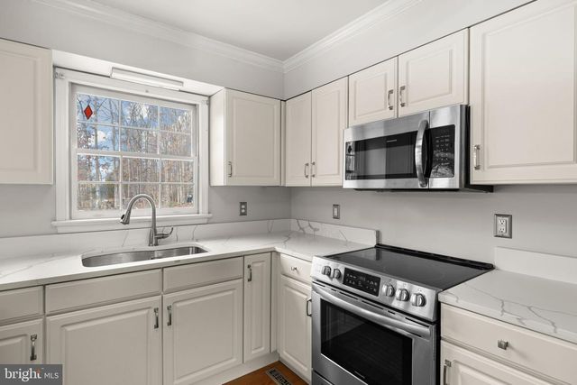 706 STONEWALL LN, Fredericksburg, VA 22407