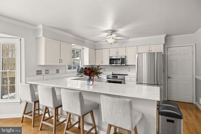 706 STONEWALL LN, Fredericksburg, VA 22407