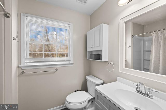 706 STONEWALL LN, Fredericksburg, VA 22407