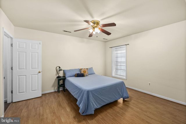 706 STONEWALL LN, Fredericksburg, VA 22407