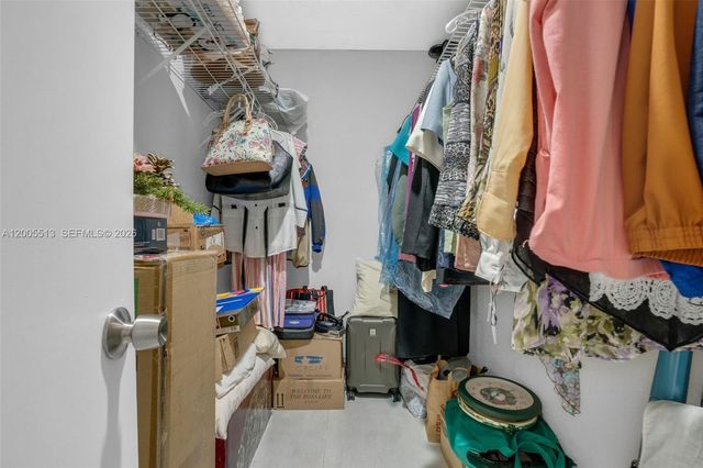 862 W 79th St, Hialeah, FL 33014