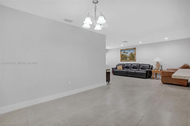 862 W 79th St, Hialeah, FL 33014