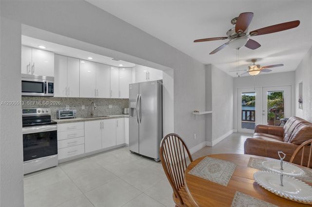 862 W 79th St, Hialeah, FL 33014