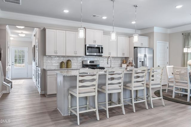 203 Courtside Drive, Dunn, NC 28334