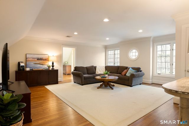 5 Pembroke Hill, Farmington, CT 06032