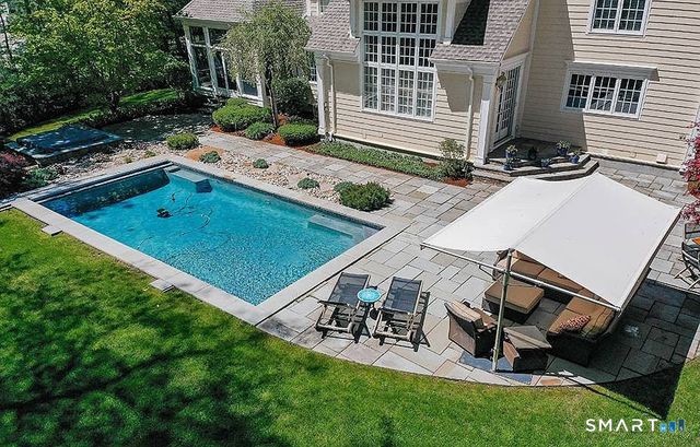 5 Pembroke Hill, Farmington, CT 06032