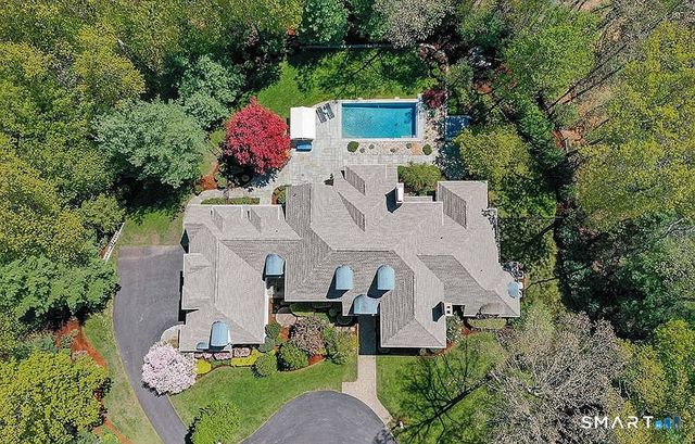 5 Pembroke Hill, Farmington, CT 06032