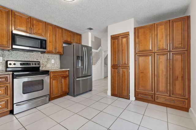 2853 SW 174th Avenue, Miramar, FL 33029